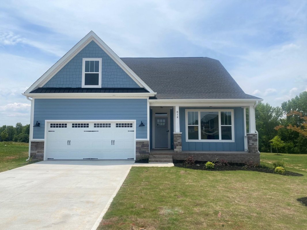 814 Grantwood Circle