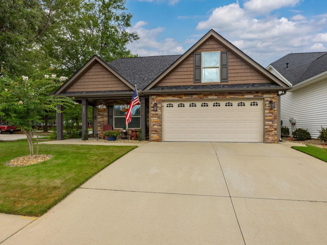 203 Medoc Lane