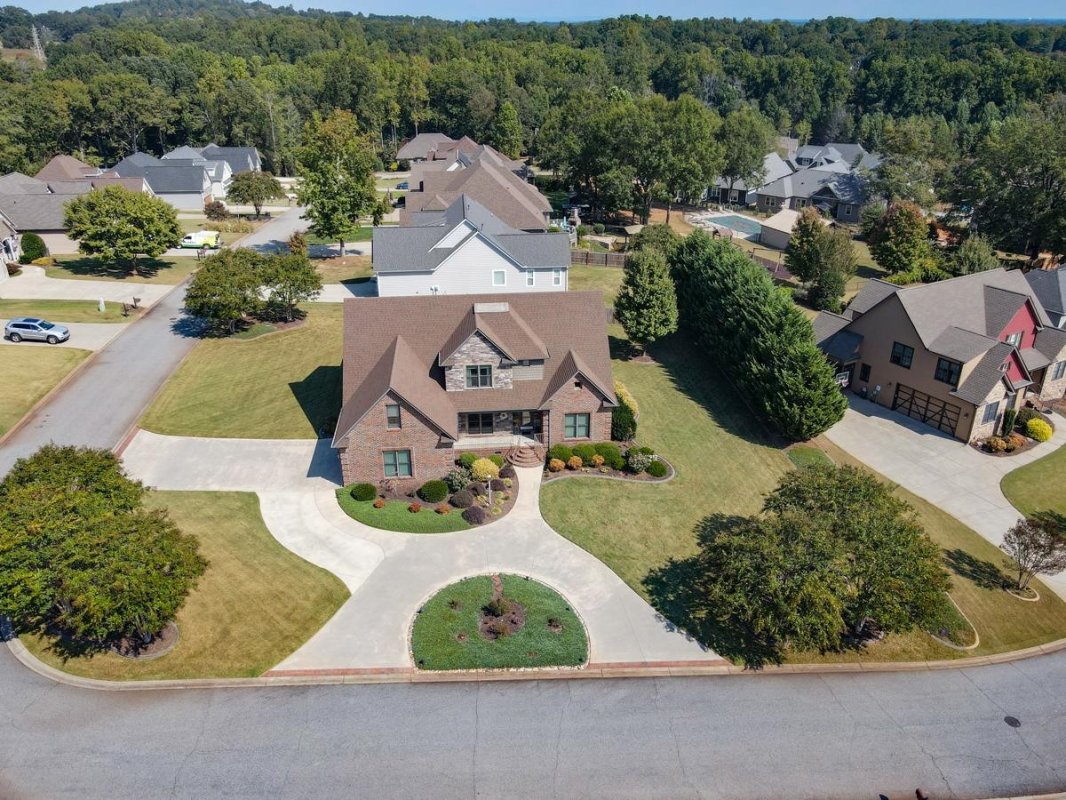 409 Copper Creek Circle