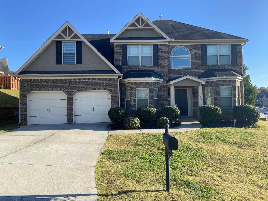 702 Birchhill Ct