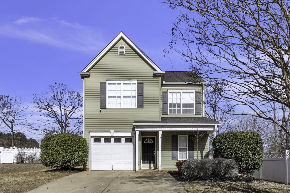 562 Clairidge Drive