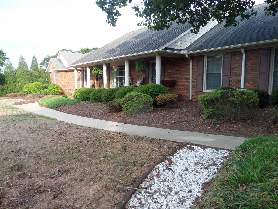 124 Lakeland Ave