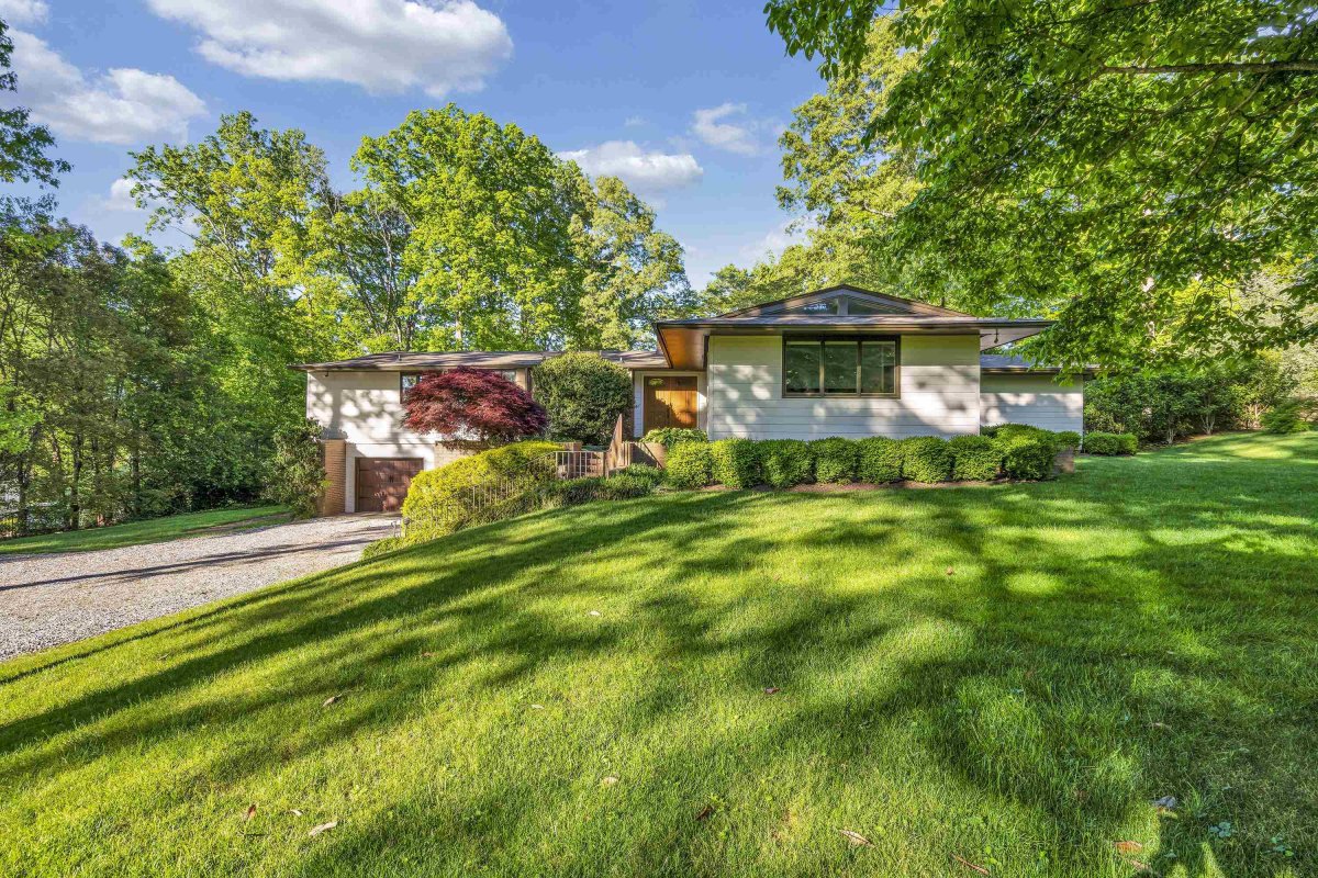 1530 Barberry Lane