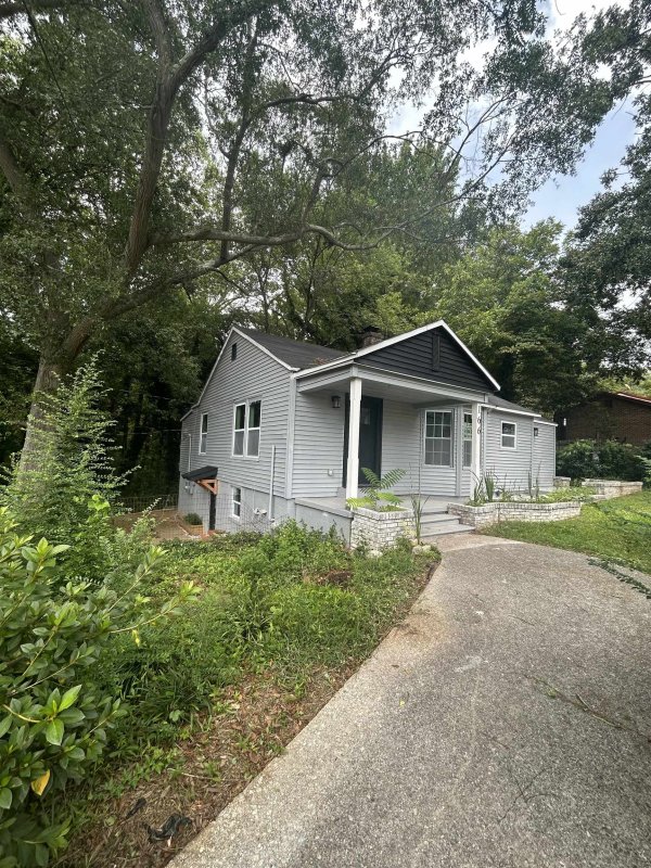 166 W Church Street