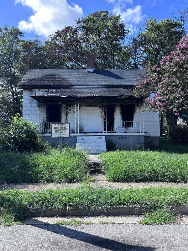 642 Maywood Street