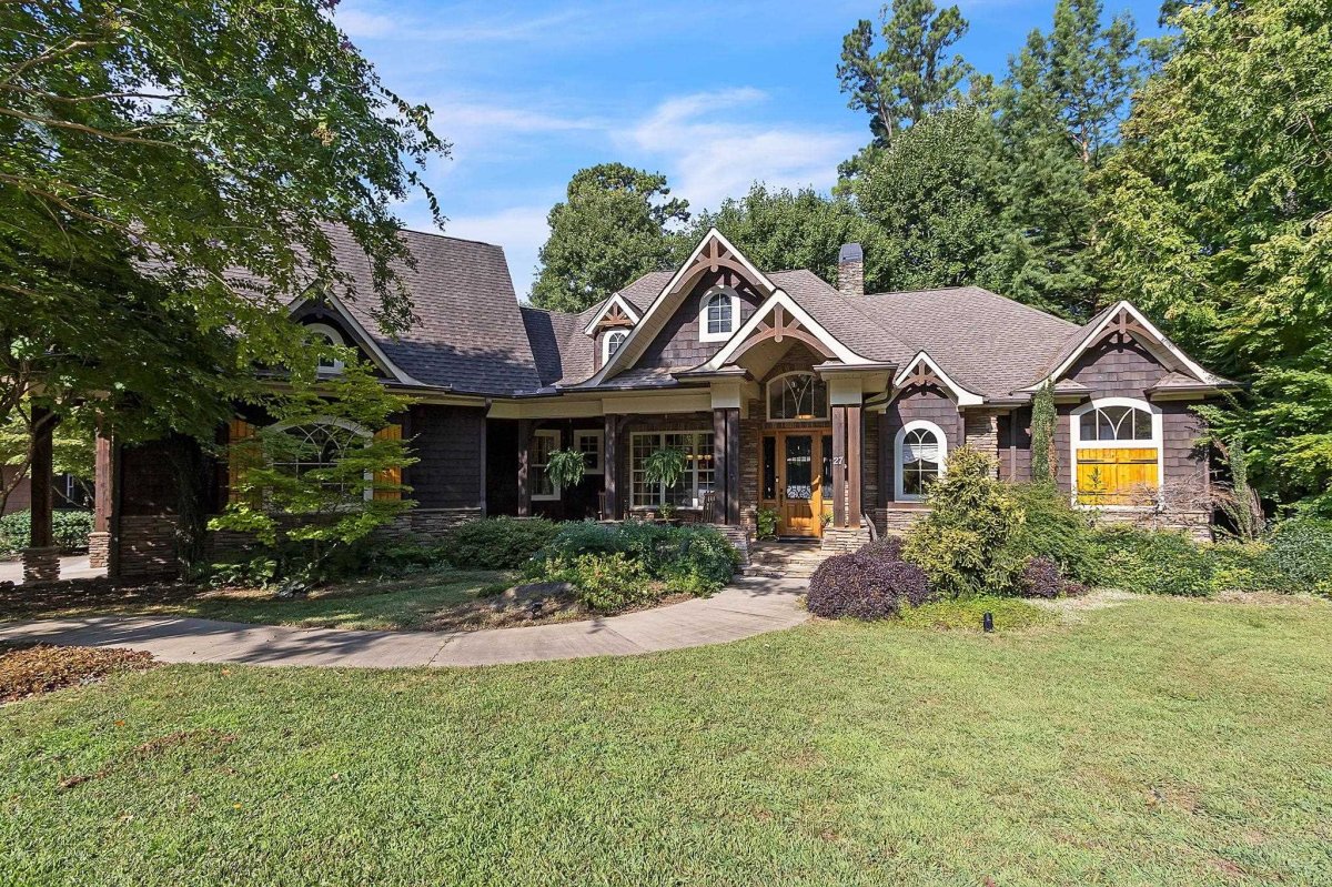 27 Pinto Court
