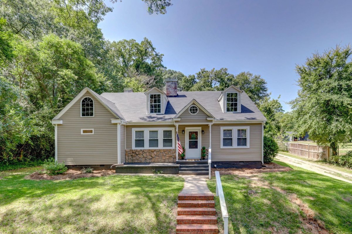 208 Brookside Road