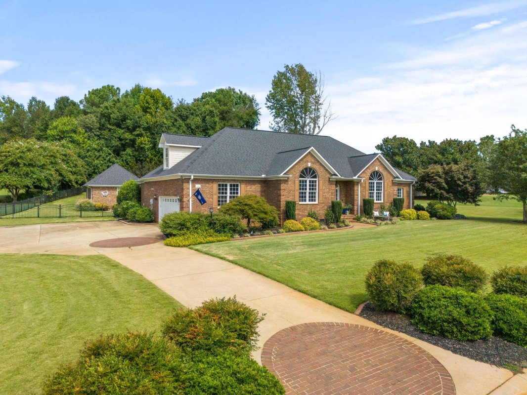 420 Waterford Pointe Drive