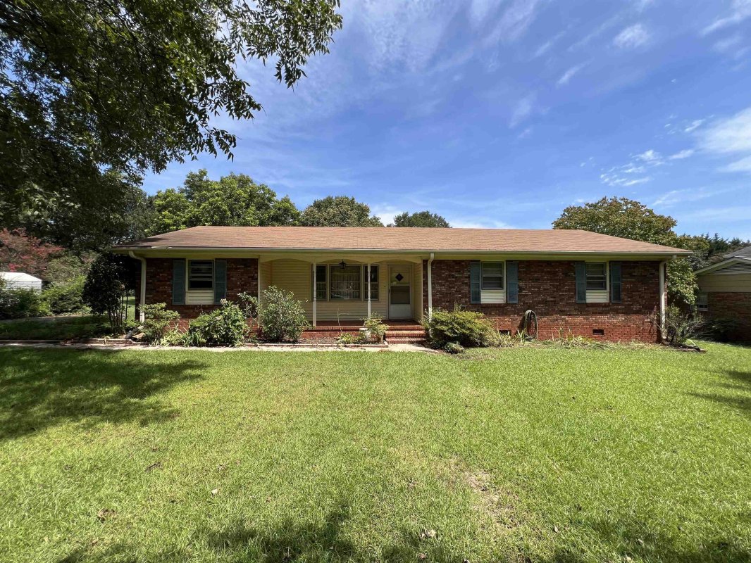 2011 Evergreen Drive