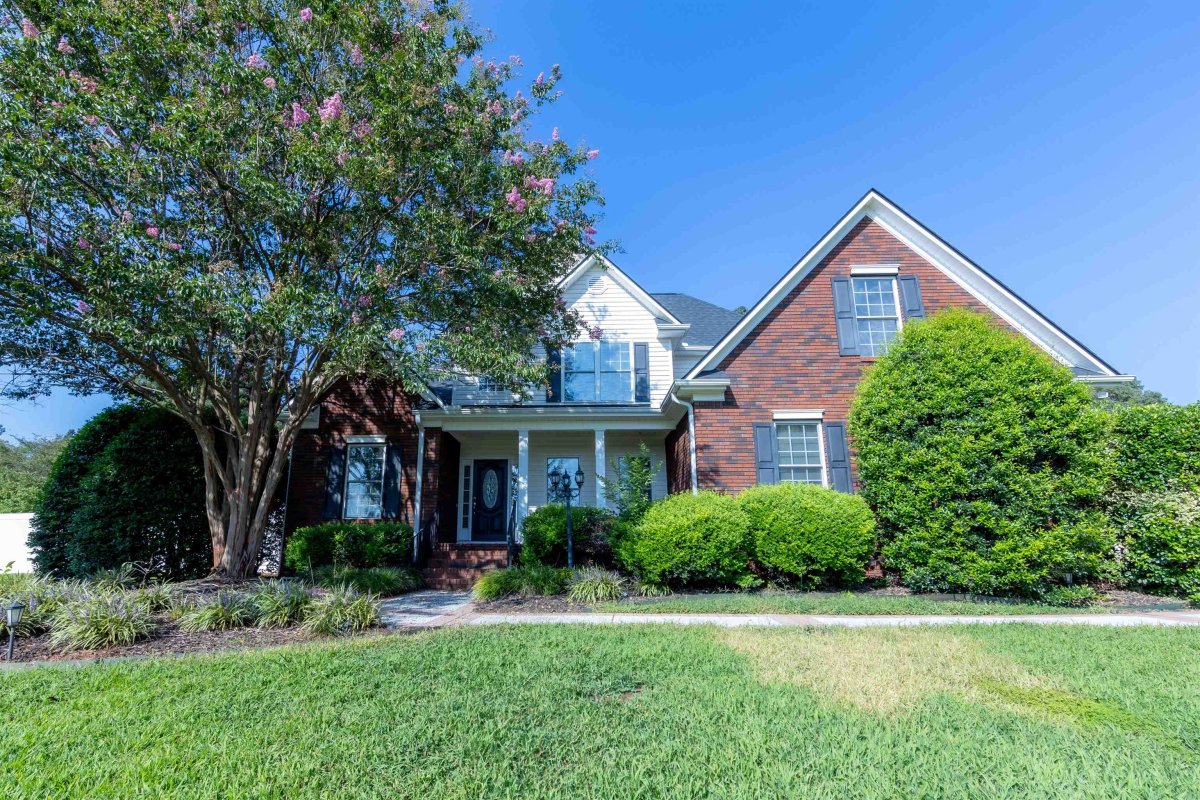 303 Valleyhigh Dr