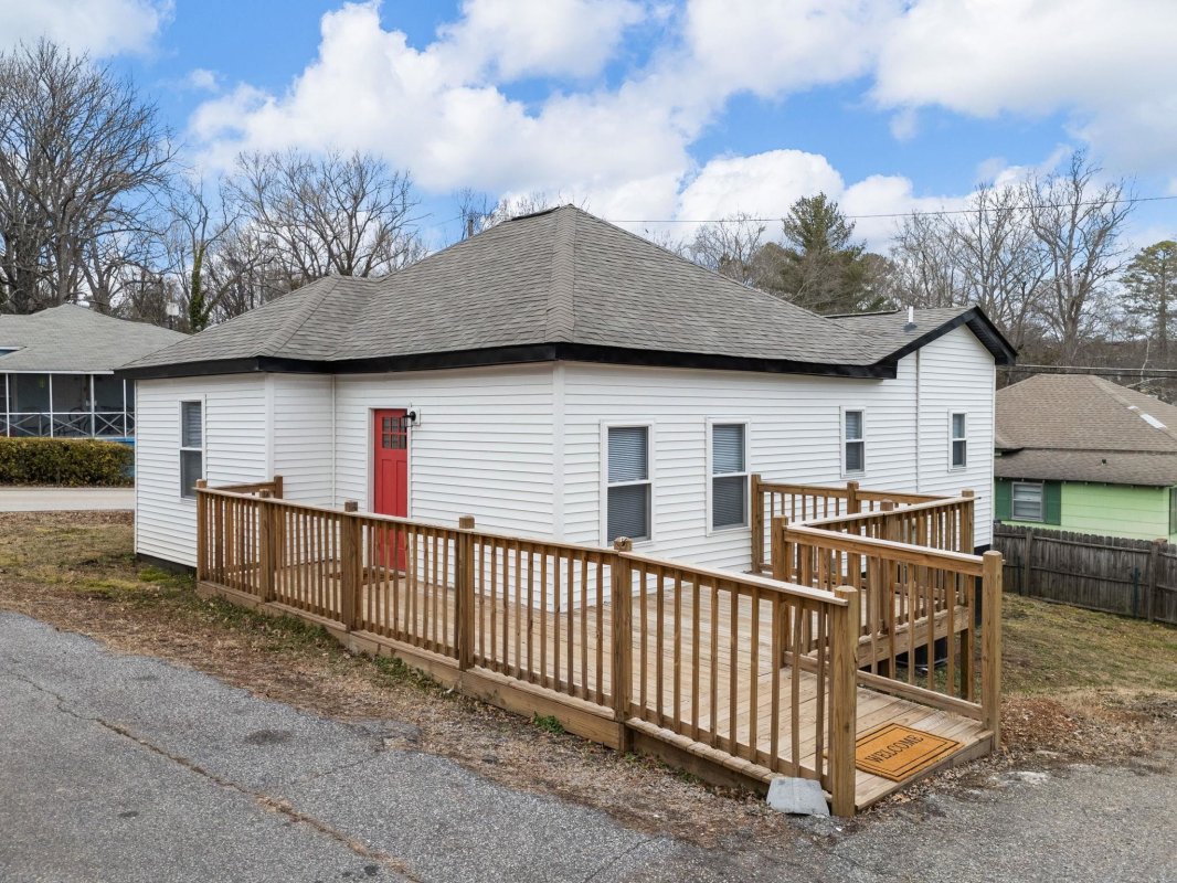108 Catawba St