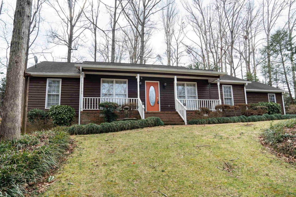 902 Sussex Court