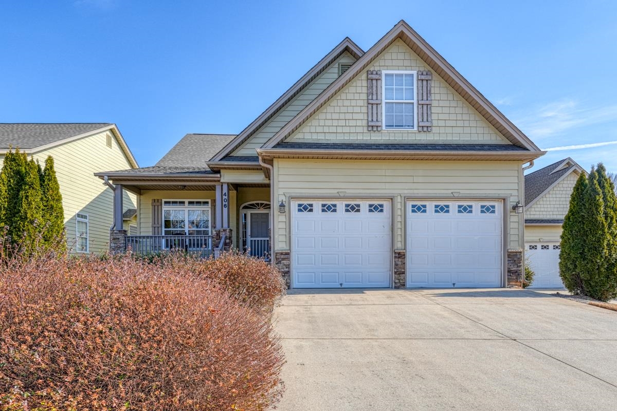 406 Hunters Circle