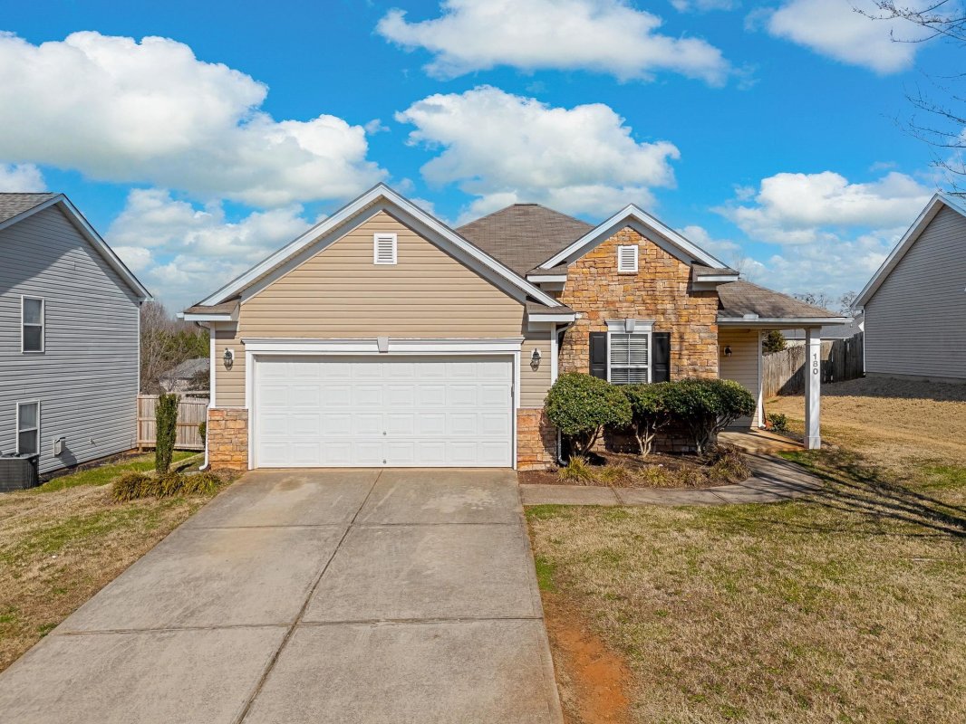 180 Stonewood Crossing Drive