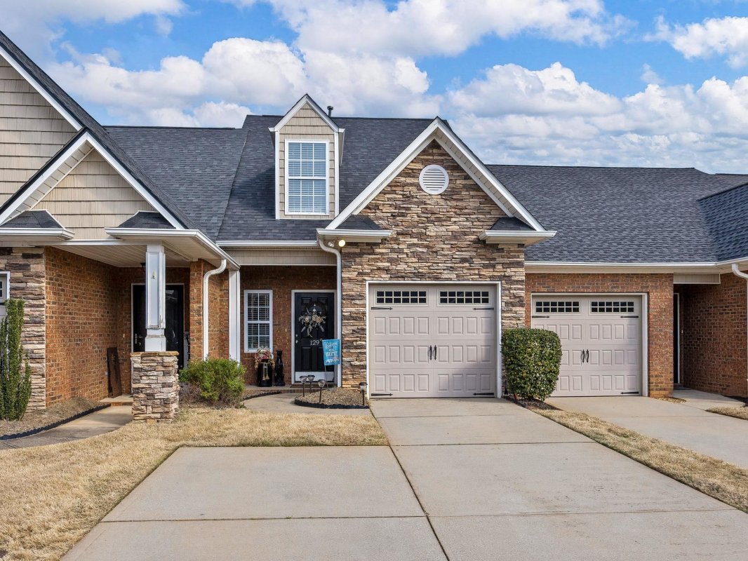 129 Middleton Park Ln