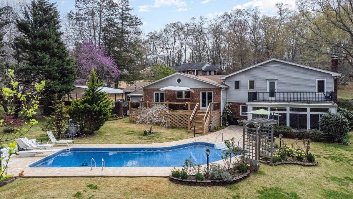 101 Mabry Drive