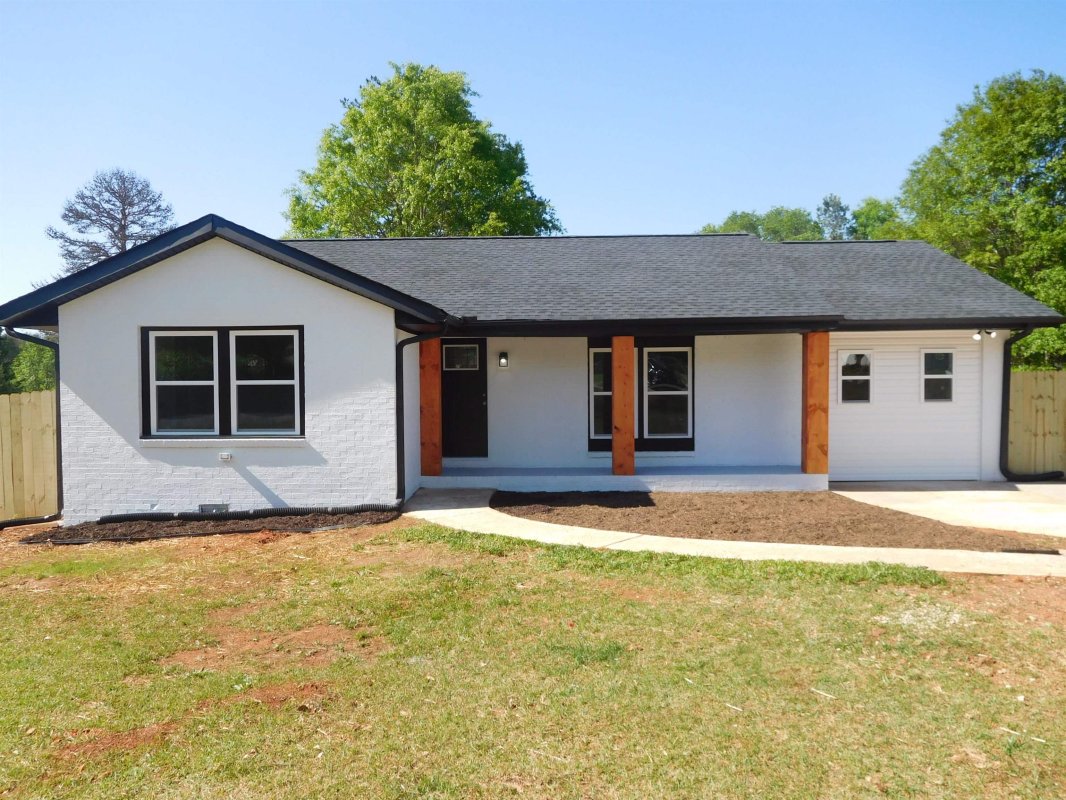 208 Saddle Drive Drive