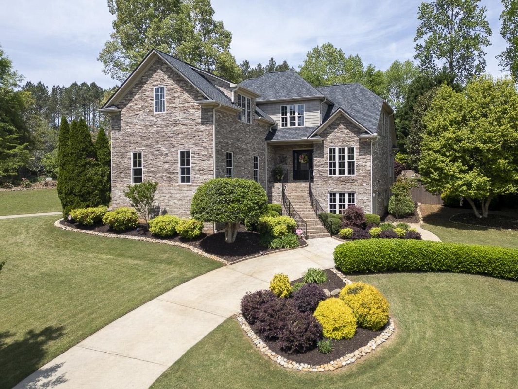 710 Mosswood Lane