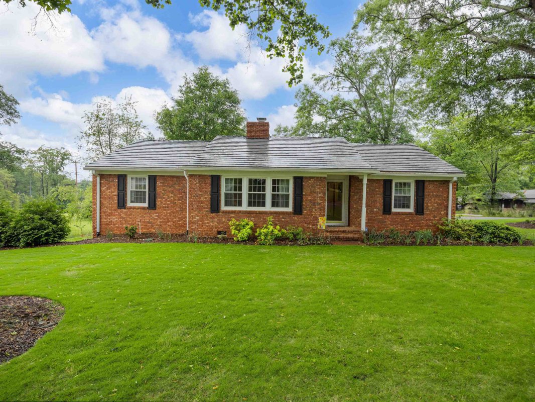 402 Fernwood Dr