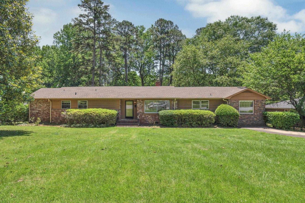 128 Hillbrook Drive