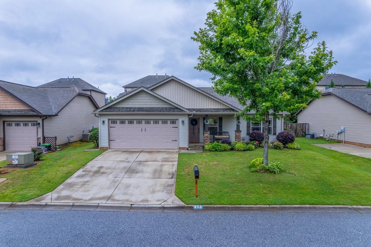 653 Chartwell Drive