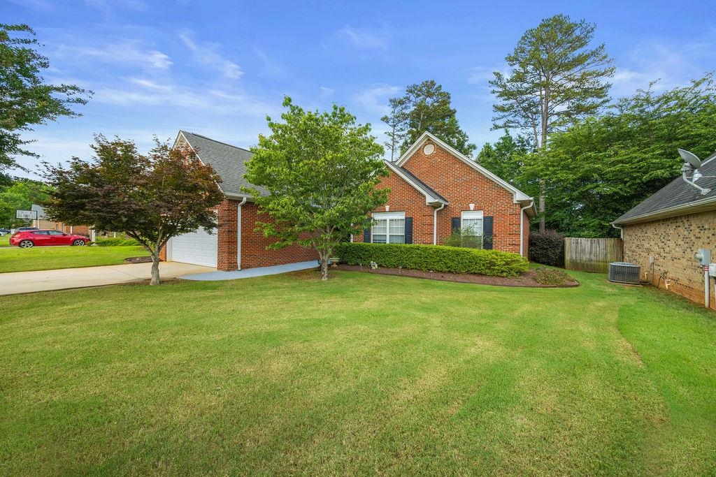232 N Hamlet Court