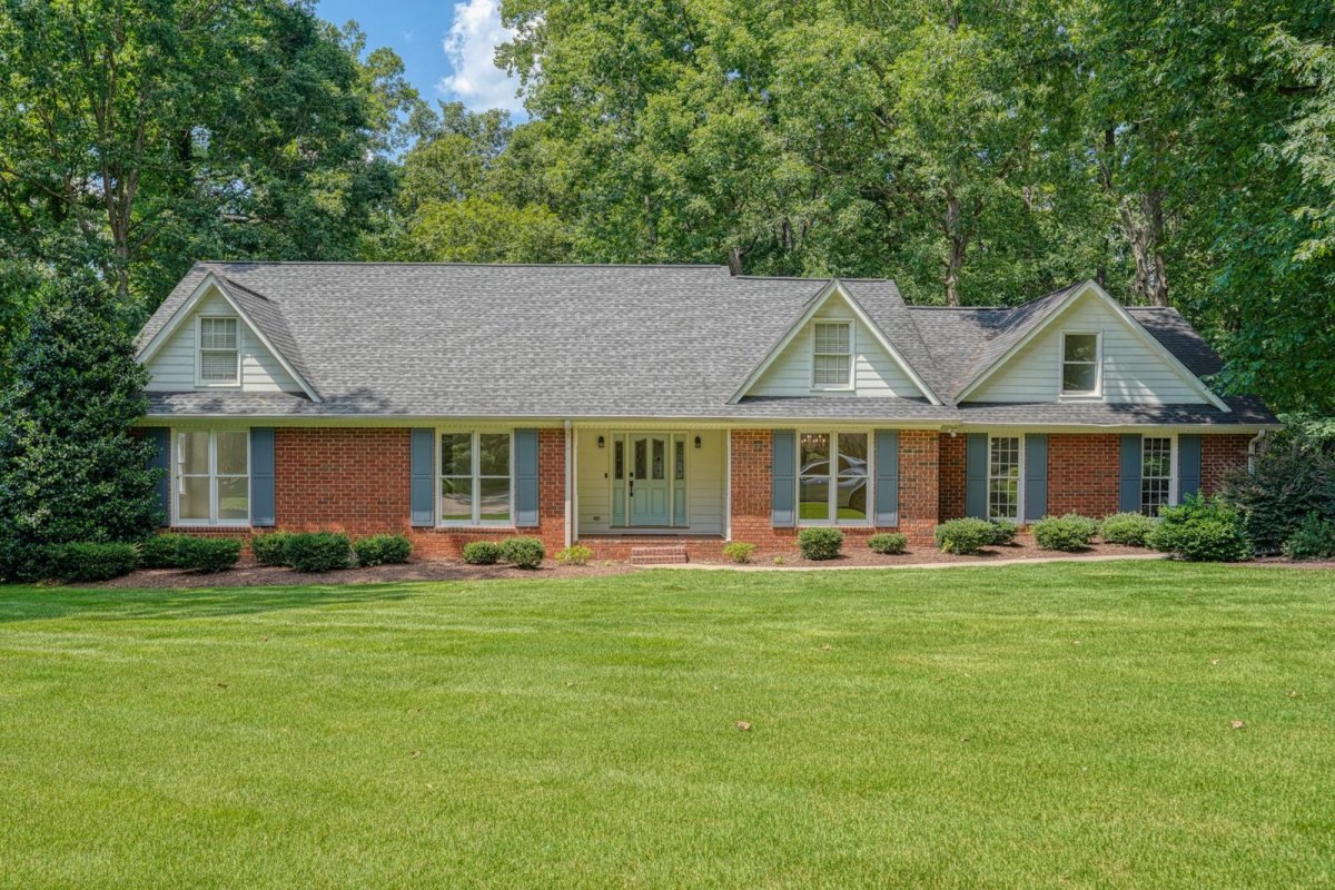 148 Woodridge Drive