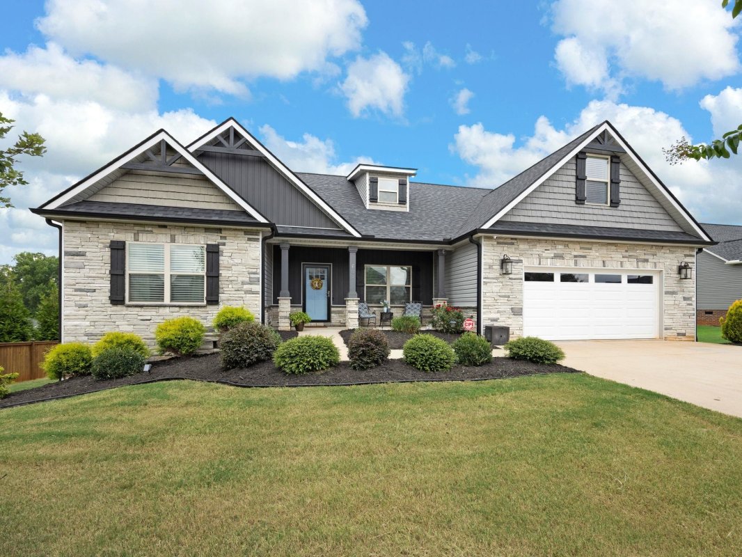609 Mesquite Trail