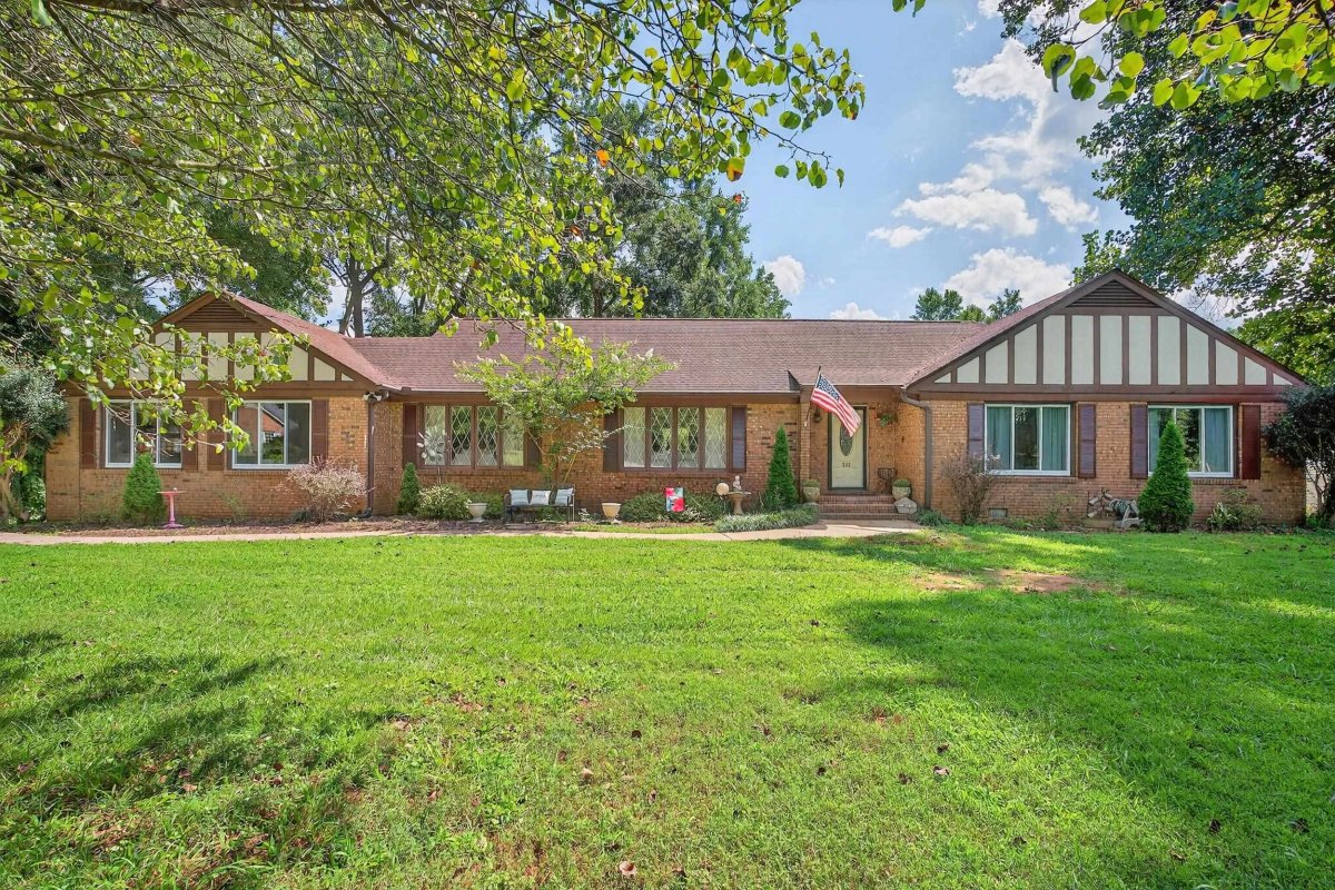 532 Cambridge Drive