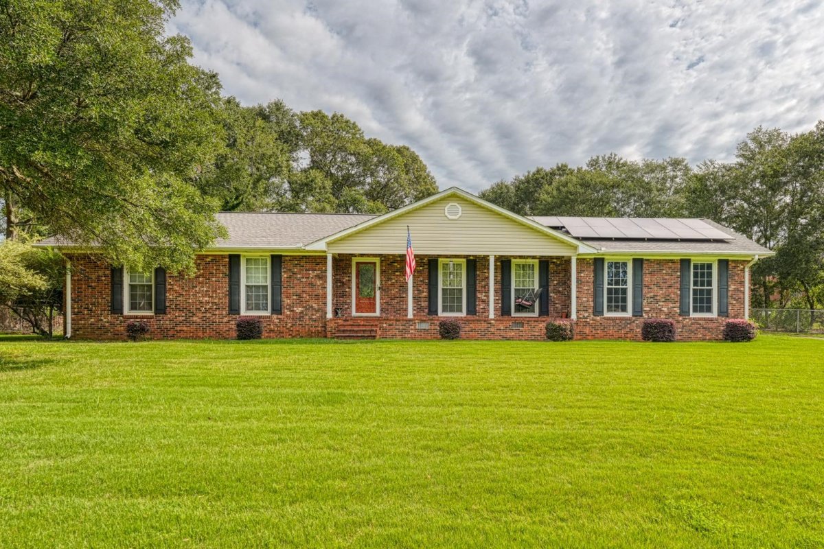 151 Meadowbrook Lane