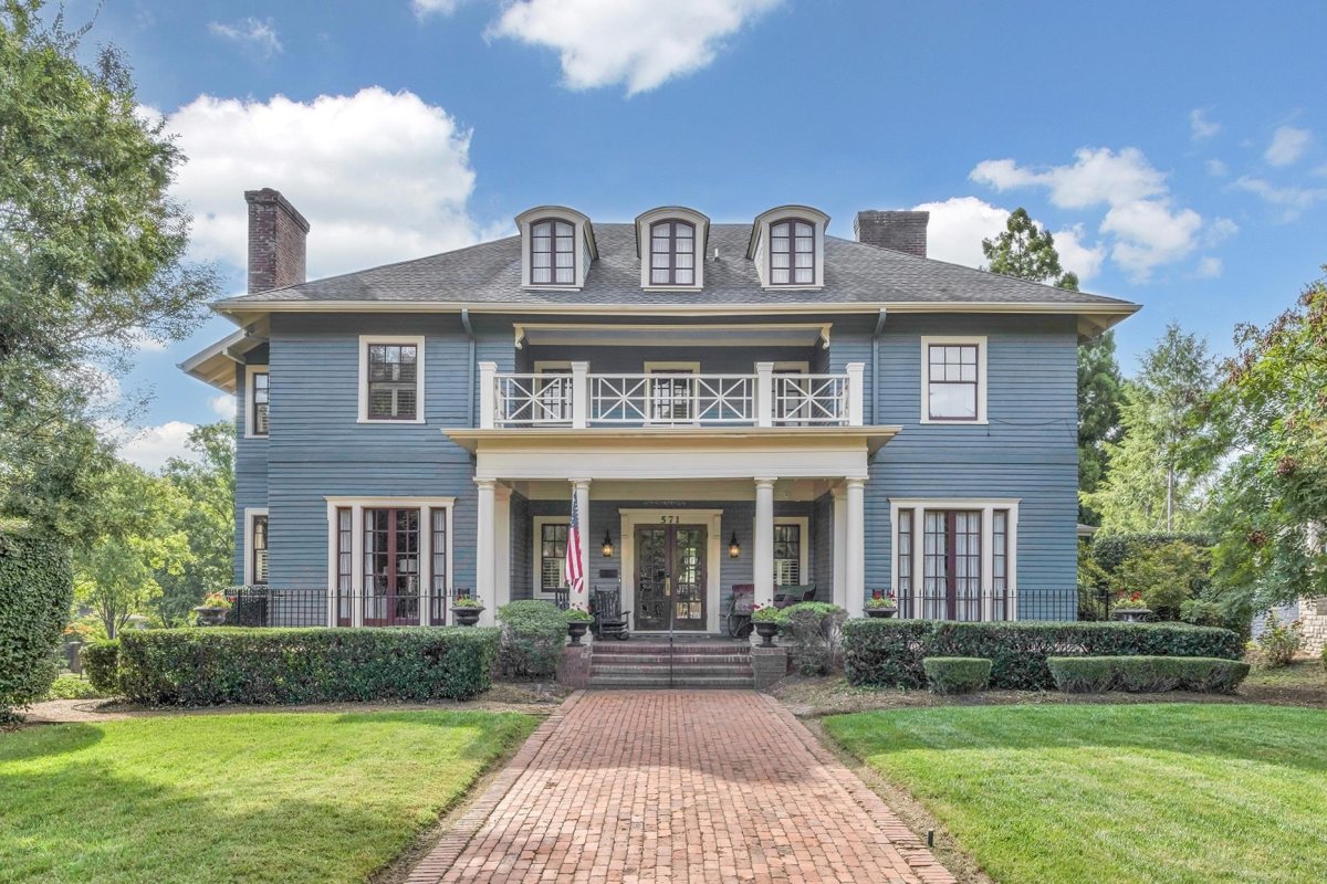 571 E Main Street