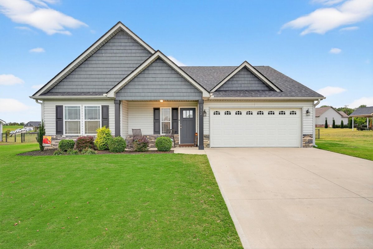 112 Meadow Lake Dr