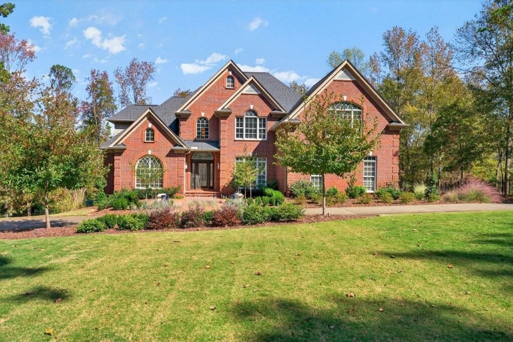 823 Inverness Circle