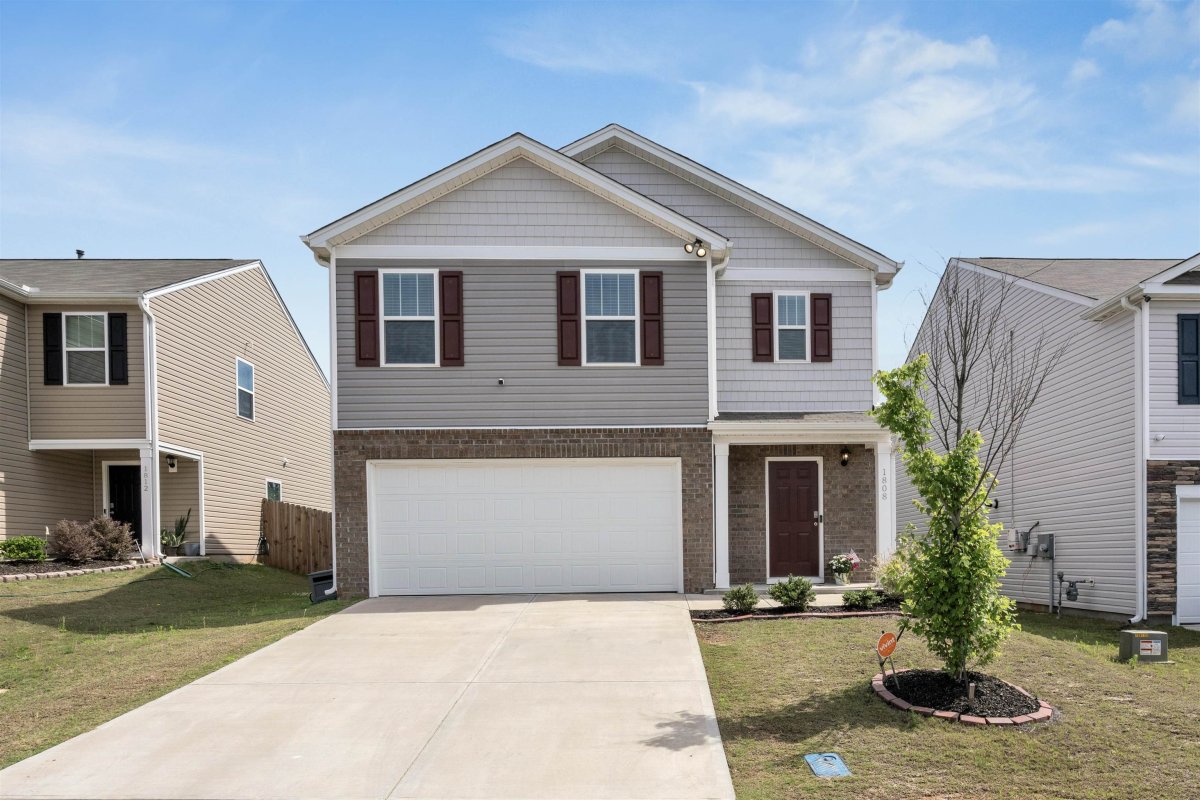 1808 Bridle Lane