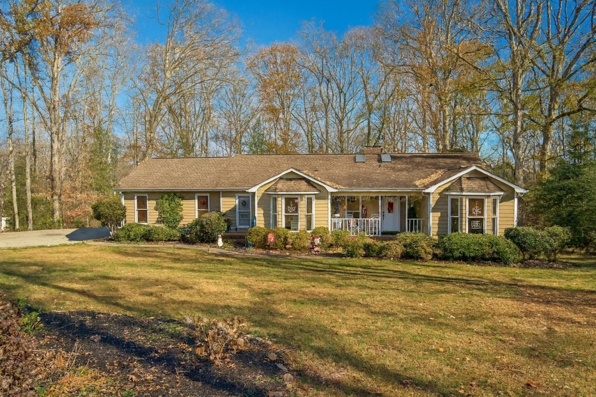 408 Lakewinds Boulevard