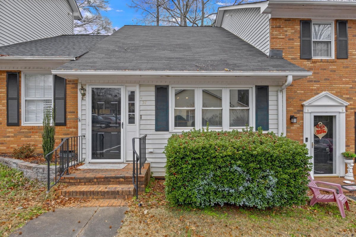 31 Somersett Drive