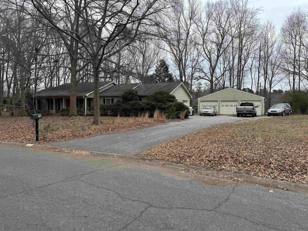 103 S Pinepoint Drive