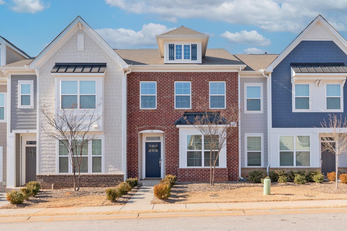 10 Leander Drive