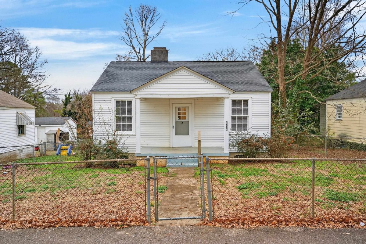 109 Camp Street