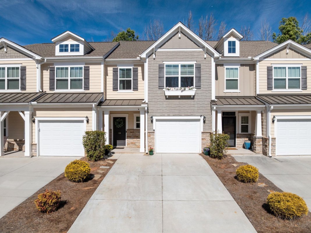 118 Pokeberry Way