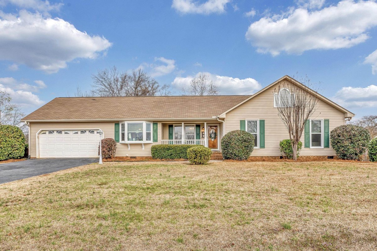 437 Cresthaven Drive