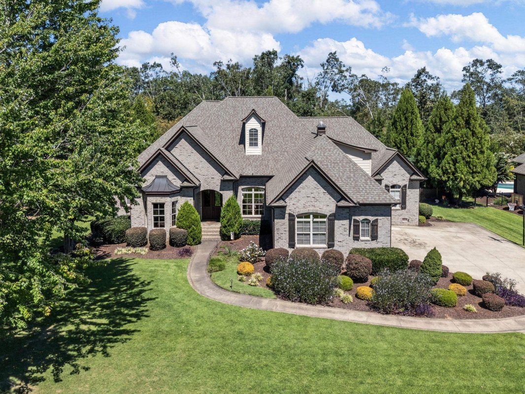 215 New Castle Drive