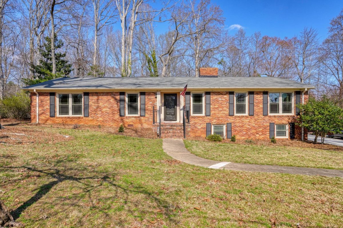 147 Hillbrook Drive