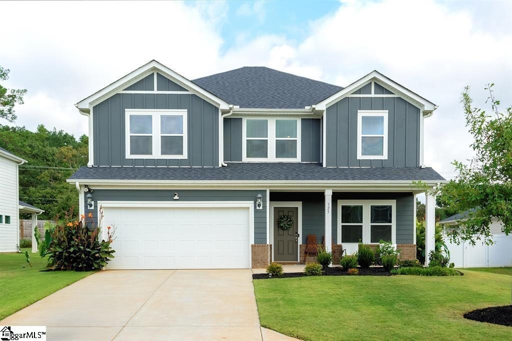 325 Roderick Lane