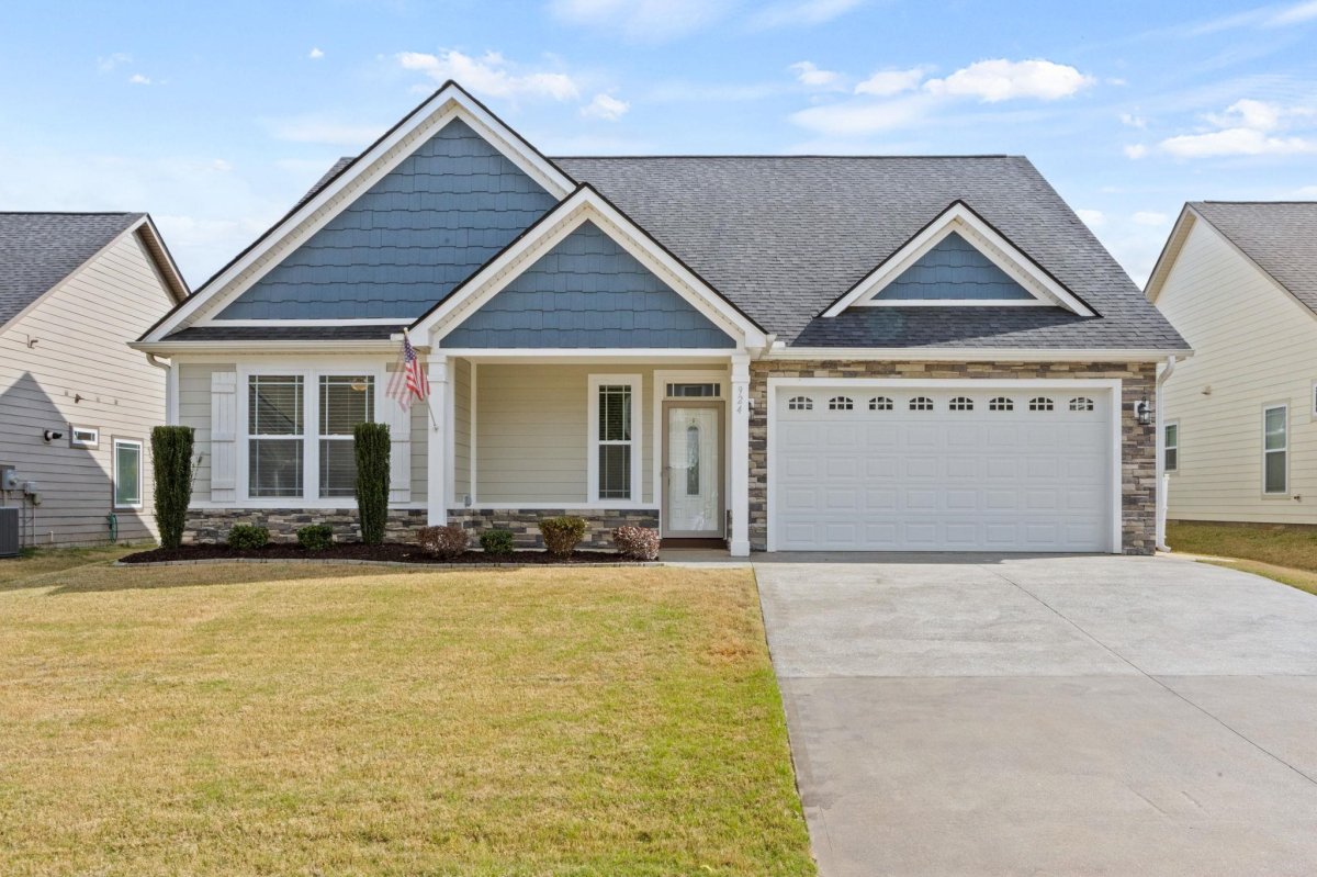 924 Hunterdale Lane