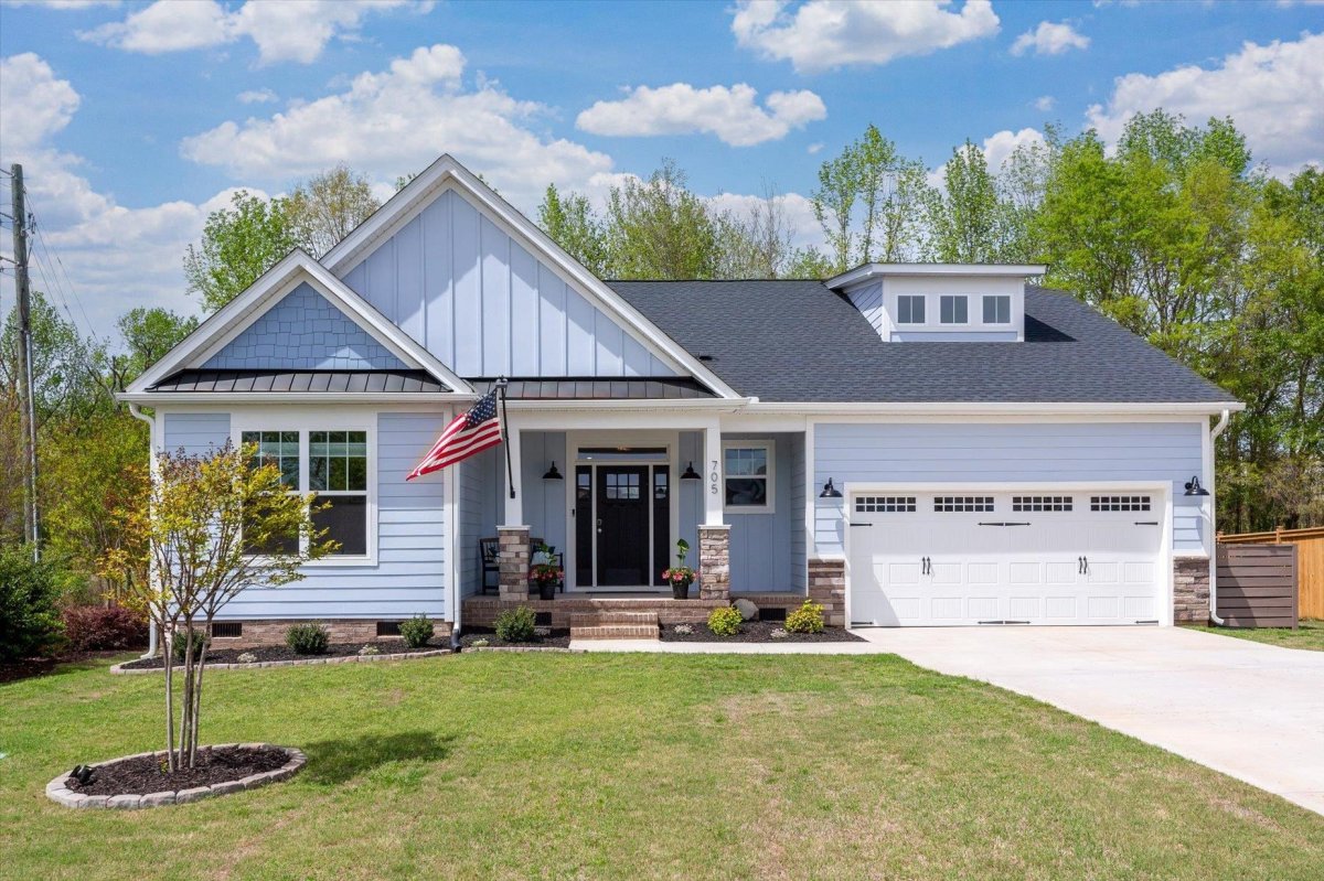 705 Amherst Glen Drive