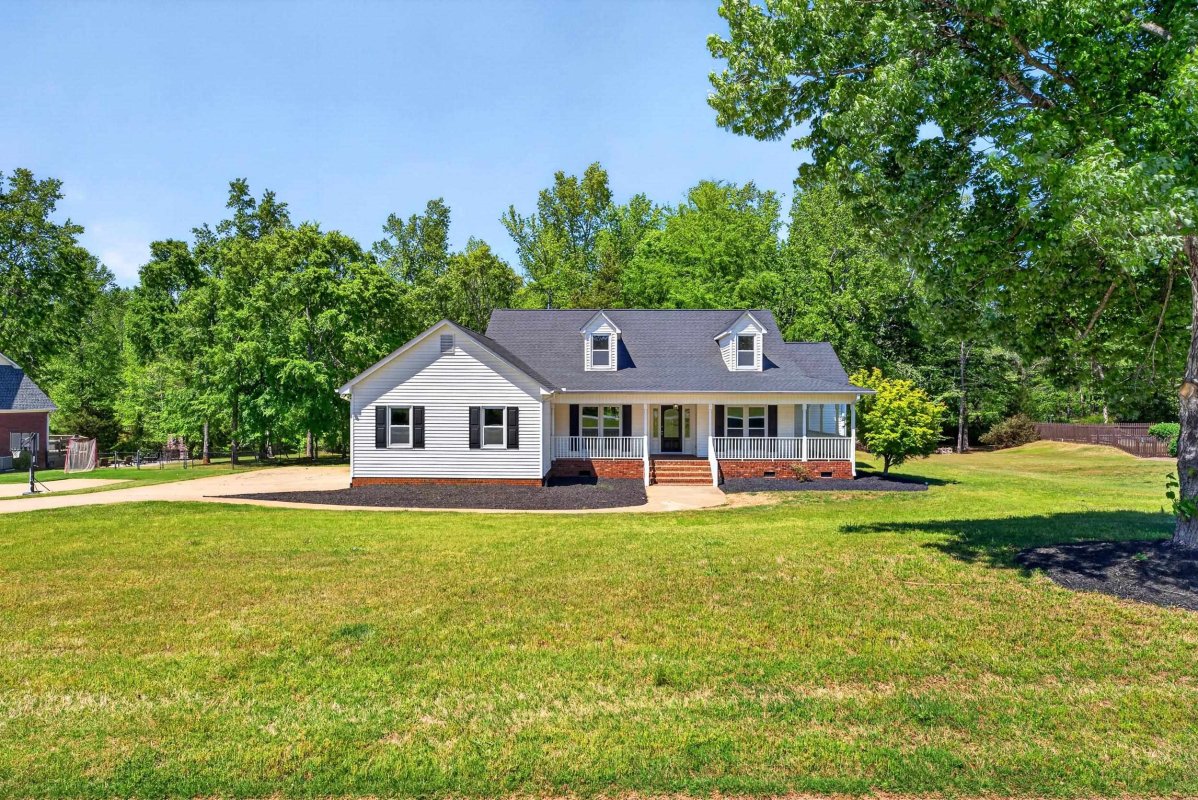 551 Moores Crossing Crossing