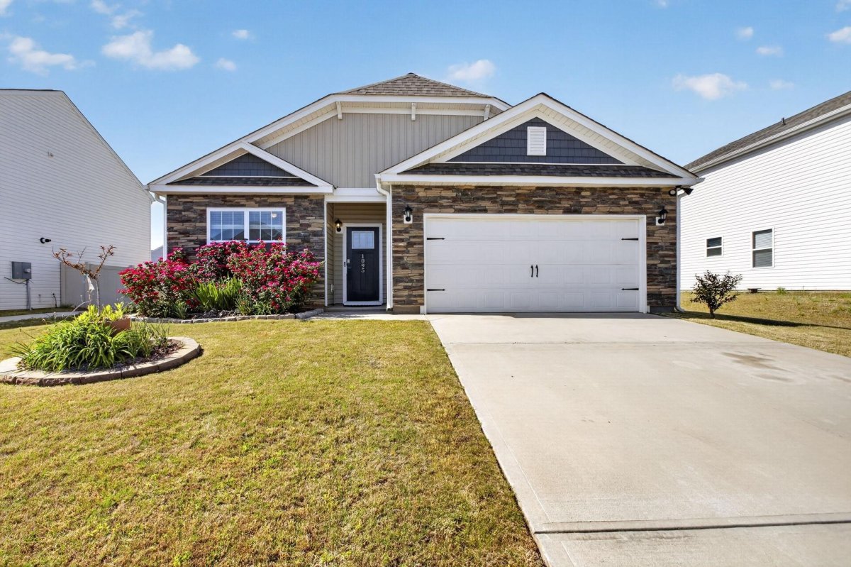 1095 Longstone Way