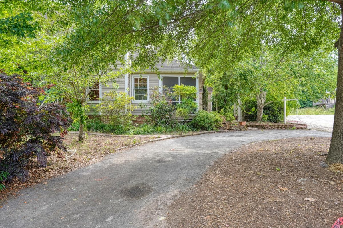 26 Hidden Springs Road