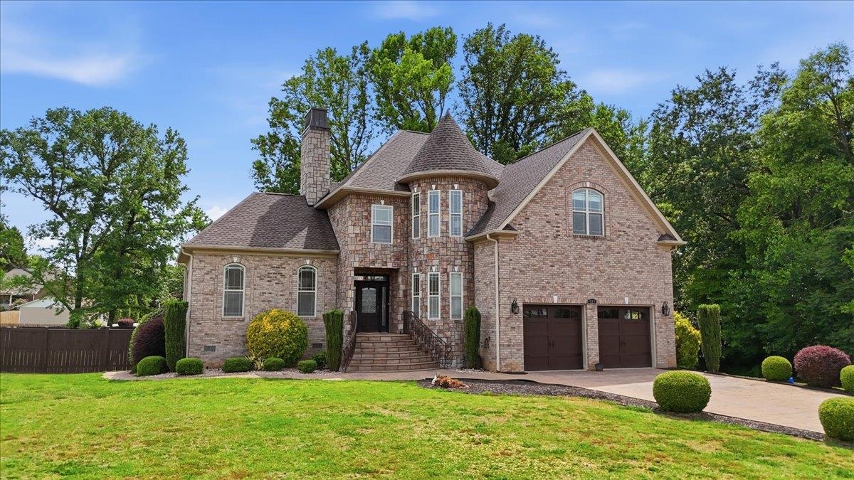 429 Hunting Crest Court